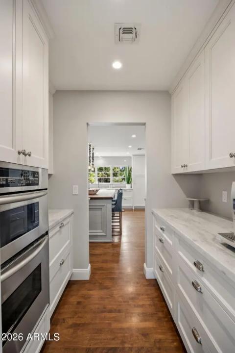 Real Estate Picture 15
