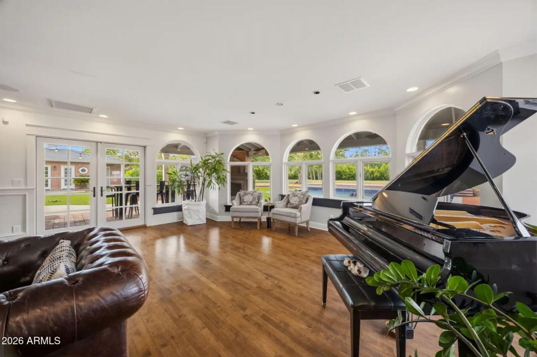 Real Estate Picture 22