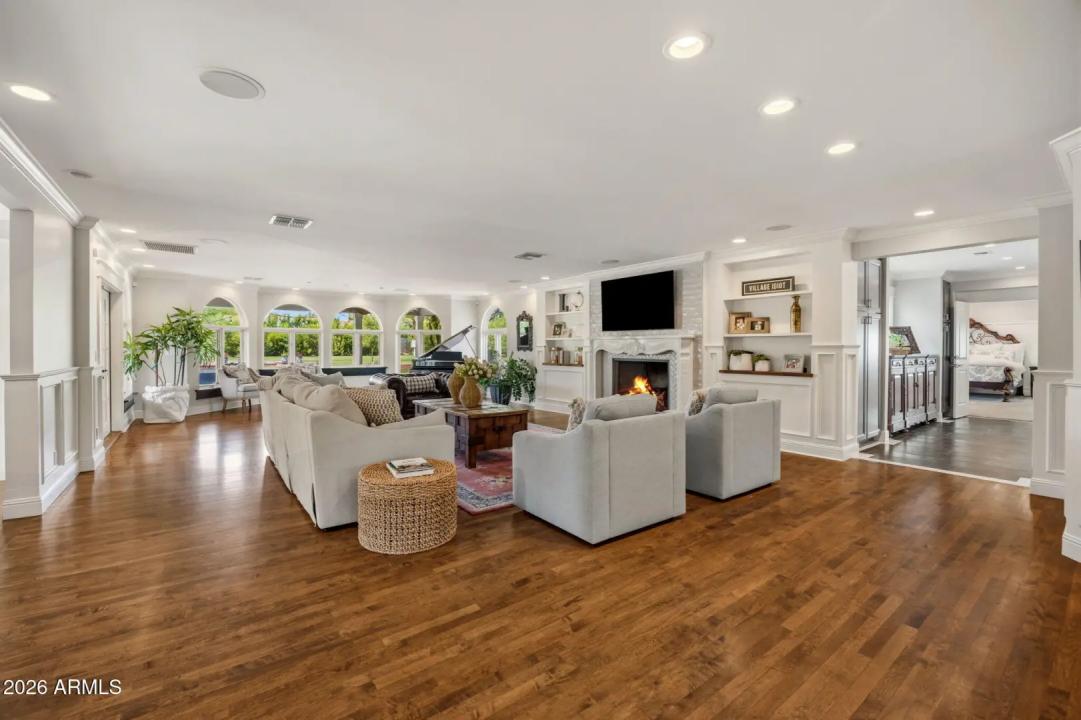Real Estate Picture 23