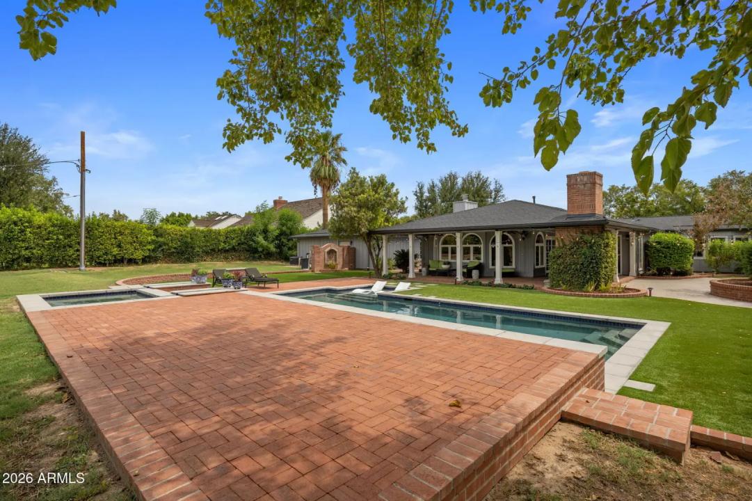 Real Estate Picture 75