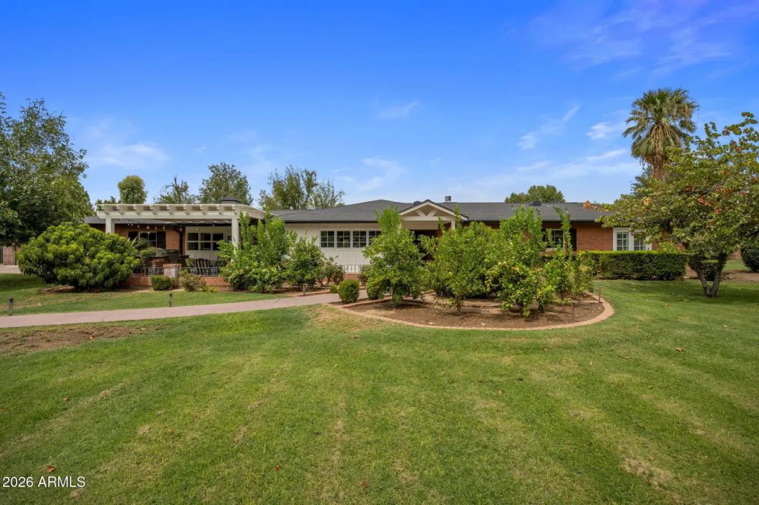 Real Estate Picture 7