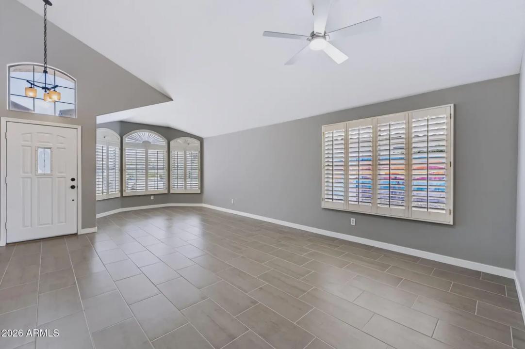 Real Estate Picture 8