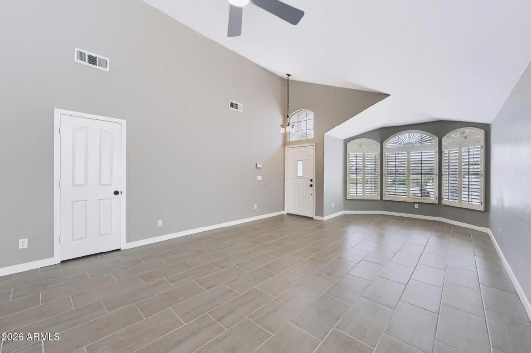 Real Estate Picture 9