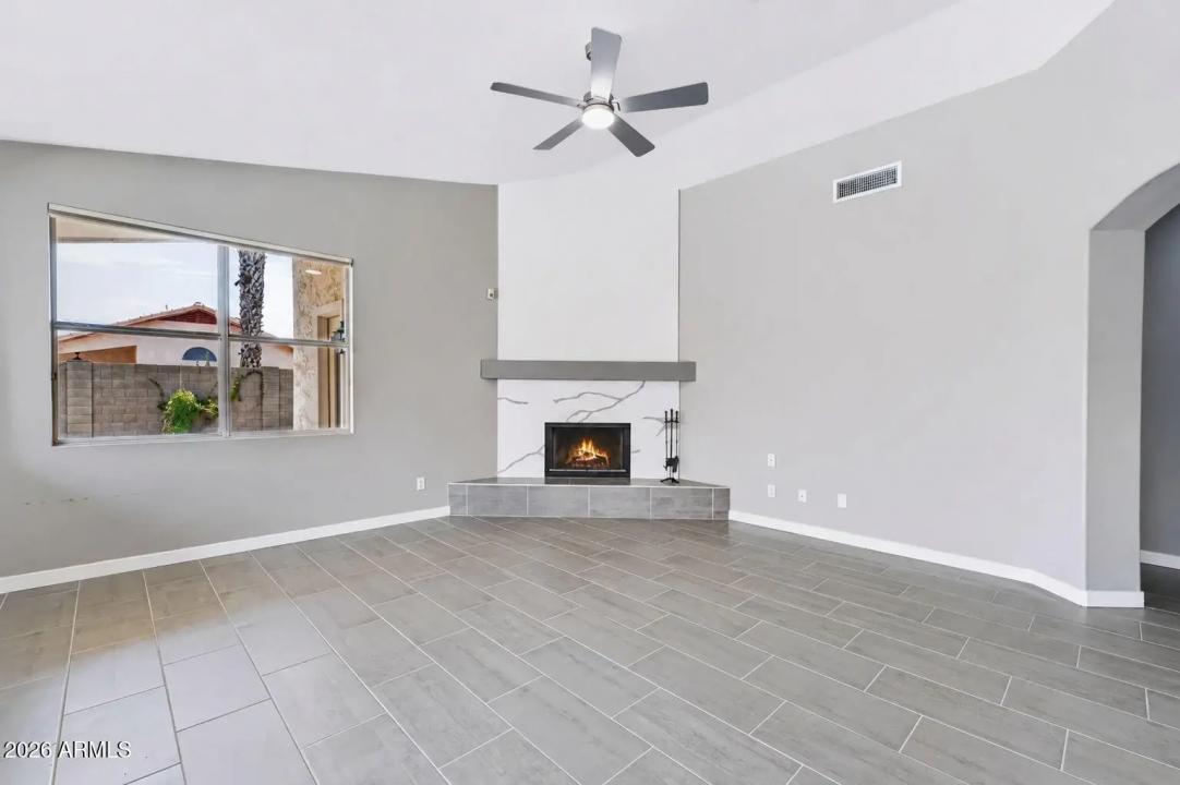 Real Estate Picture 16