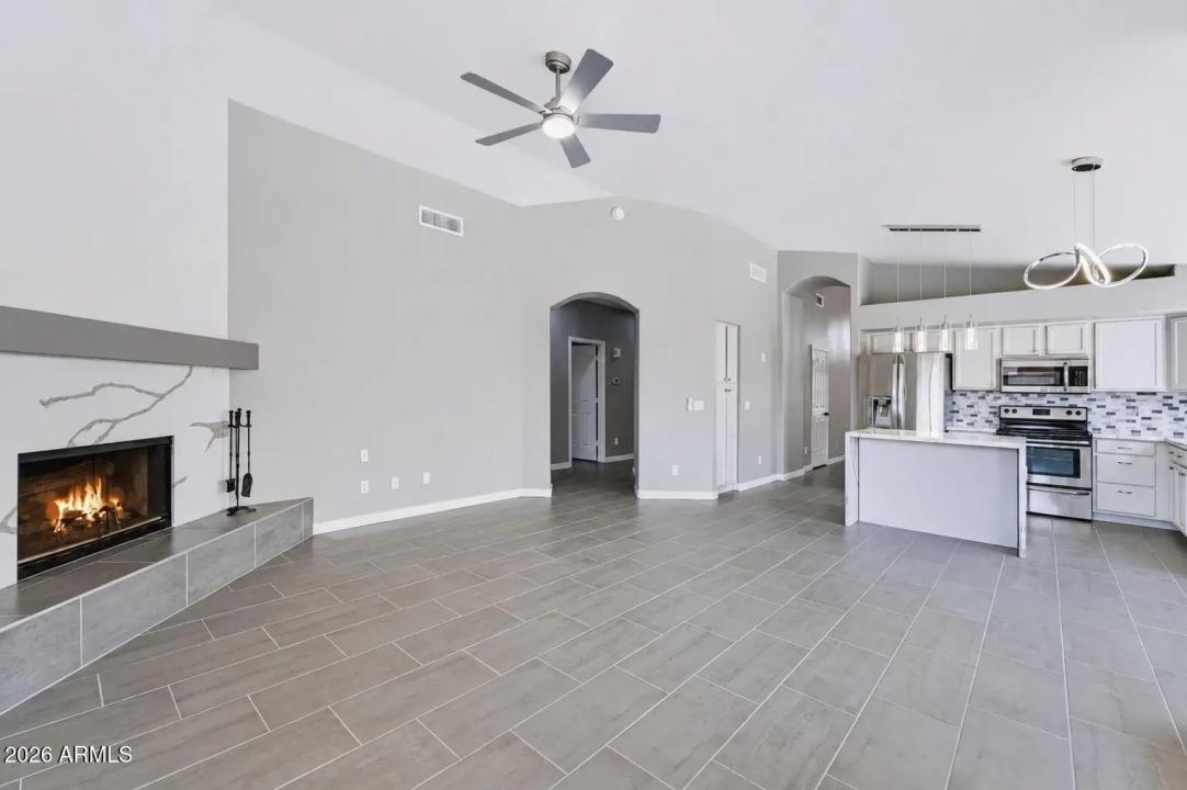 Real Estate Picture 17