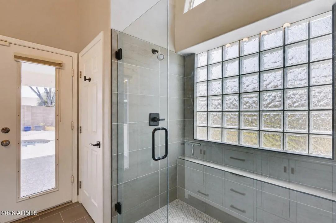 Real Estate Picture 30