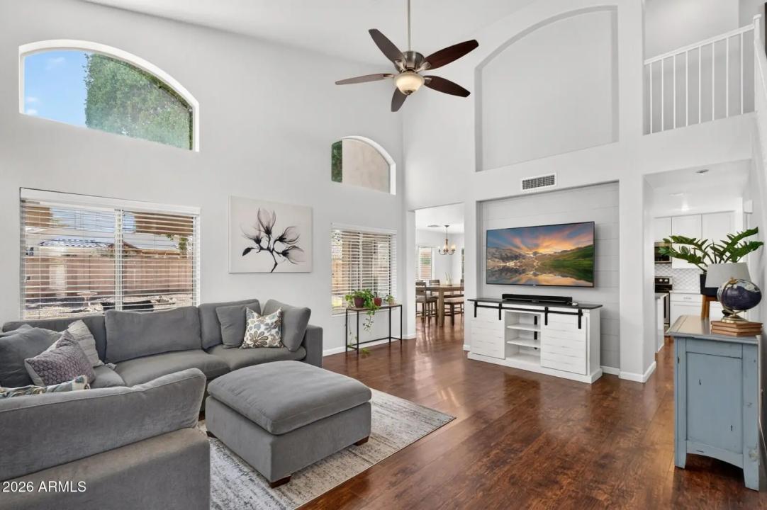 Real Estate Picture 7