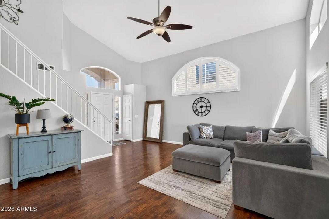 Real Estate Picture 6