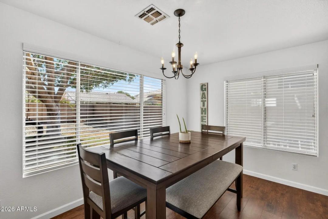Real Estate Picture 11