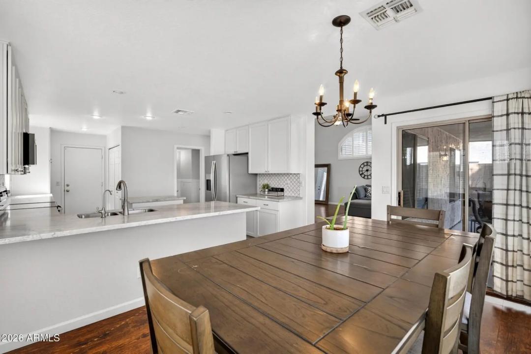 Real Estate Picture 12