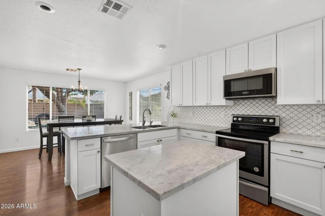 Real Estate Picture 13