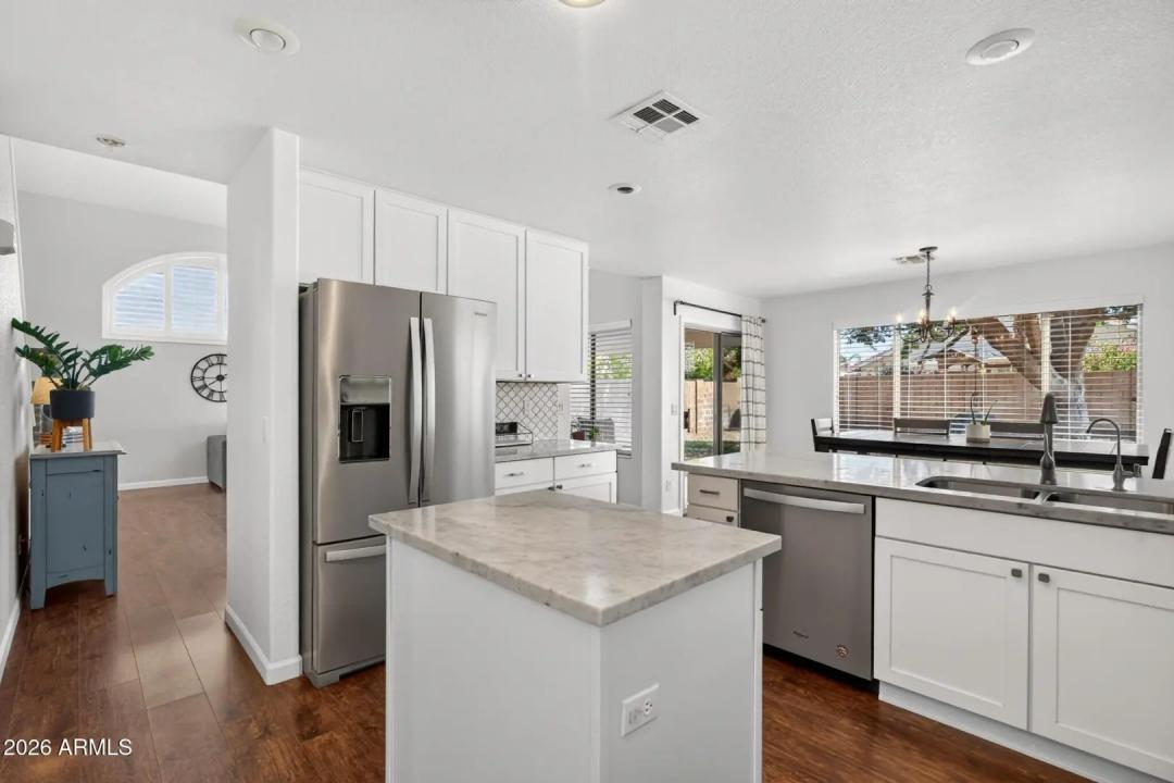Real Estate Picture 9