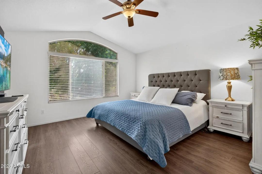 Real Estate Picture 20