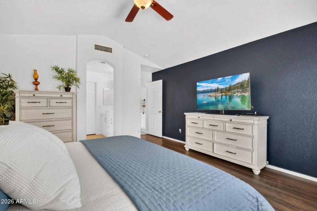 Real Estate Picture 19