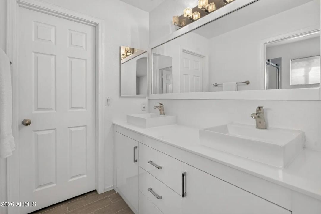 Real Estate Picture 22