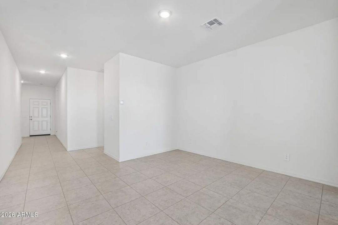 Real Estate Picture 14