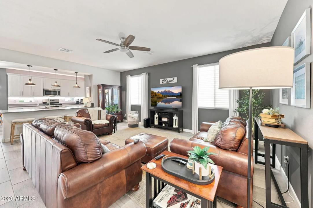 Real Estate Picture 5
