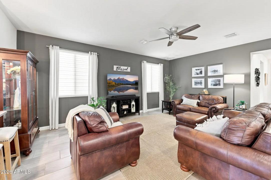 Real Estate Picture 6