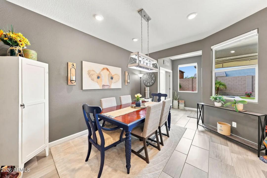 Real Estate Picture 10
