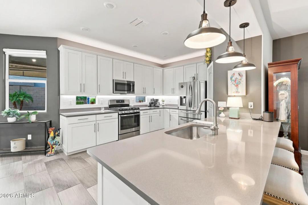 Real Estate Picture 12