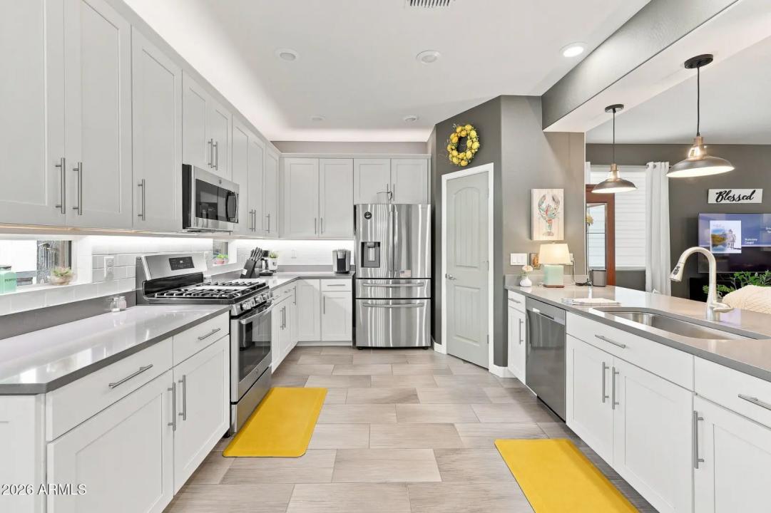 Real Estate Picture 13