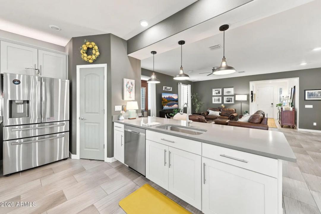 Real Estate Picture 14