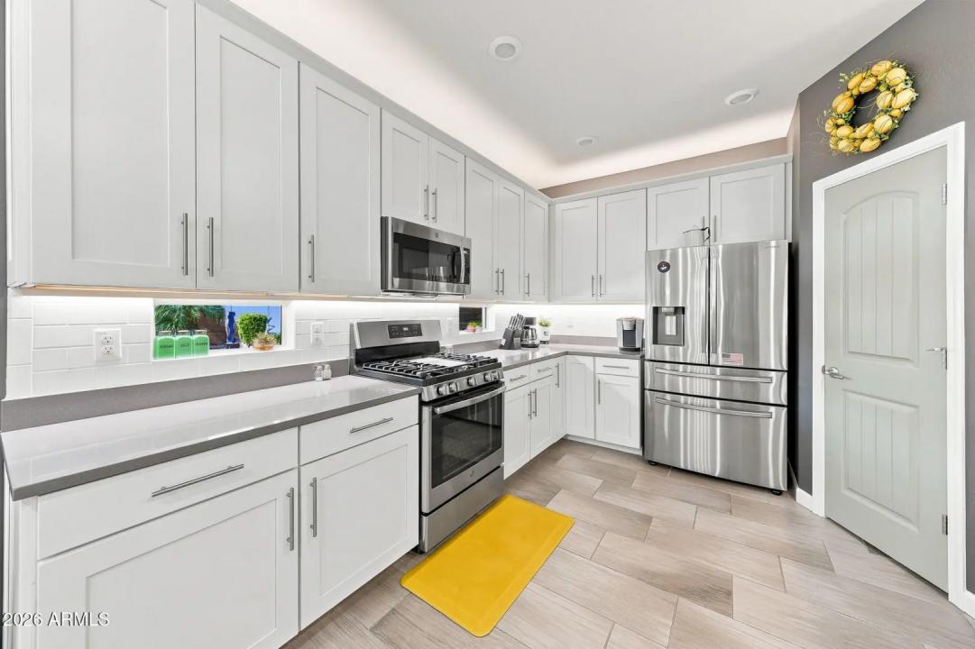 Real Estate Picture 15