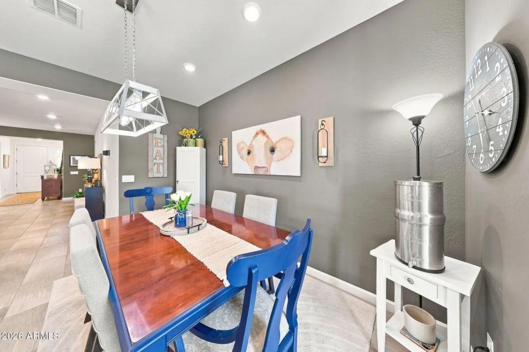 Real Estate Picture 11