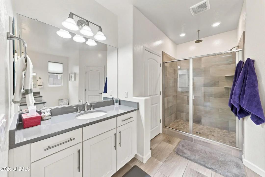 Real Estate Picture 23
