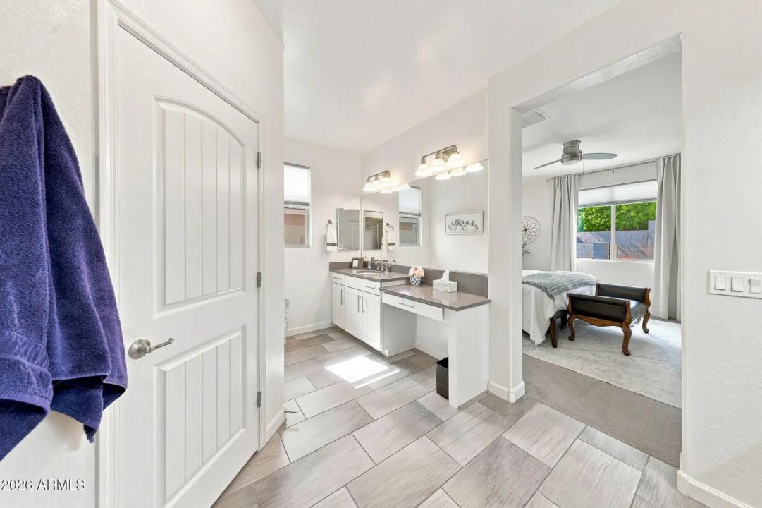 Real Estate Picture 22