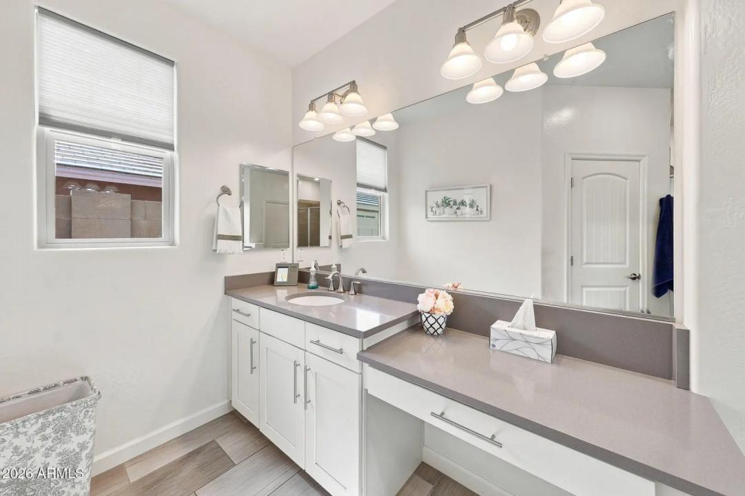 Real Estate Picture 24
