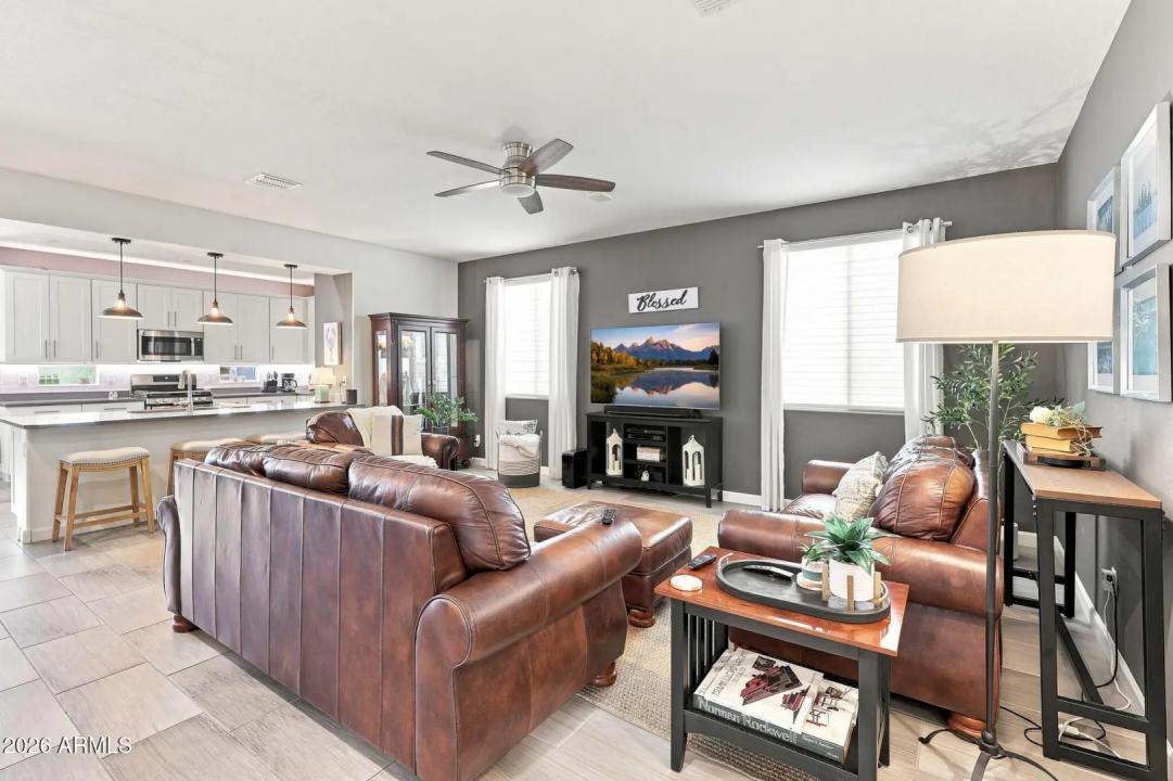 Real Estate Picture 9