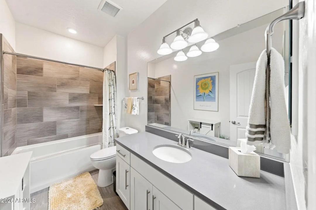Real Estate Picture 31