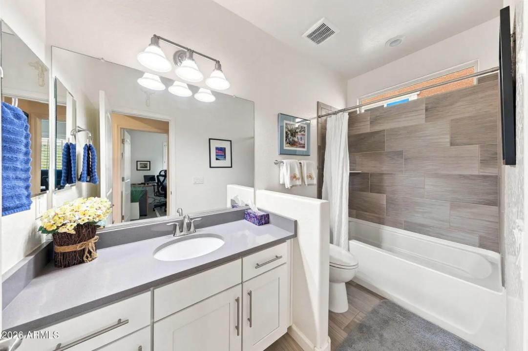 Real Estate Picture 32