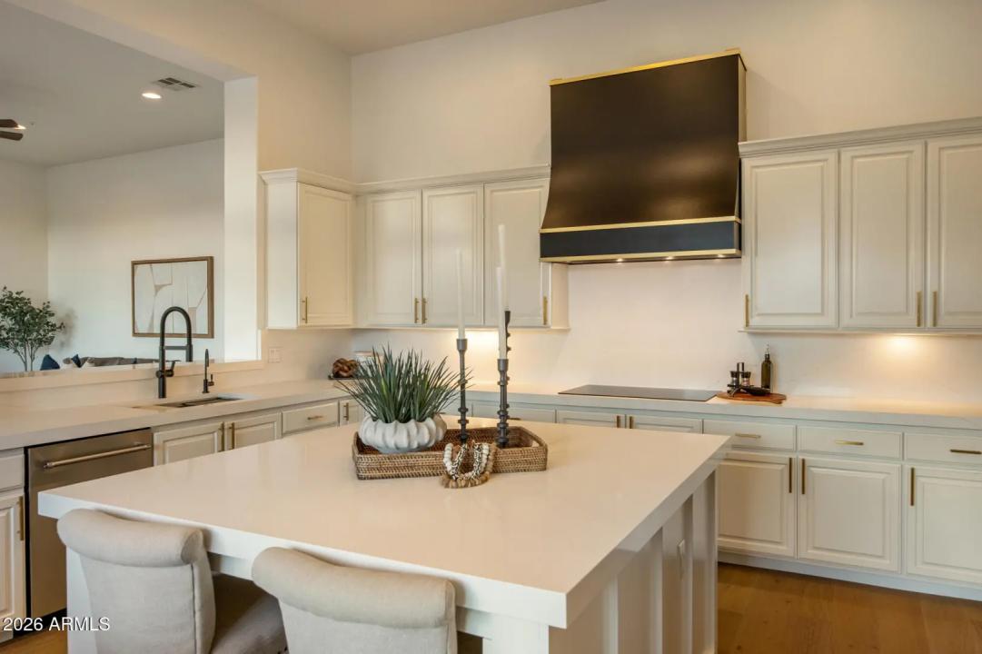 Real Estate Picture 3