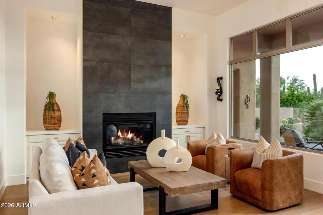 Real Estate Picture 4