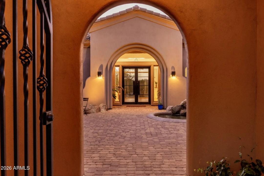 Real Estate Picture 7