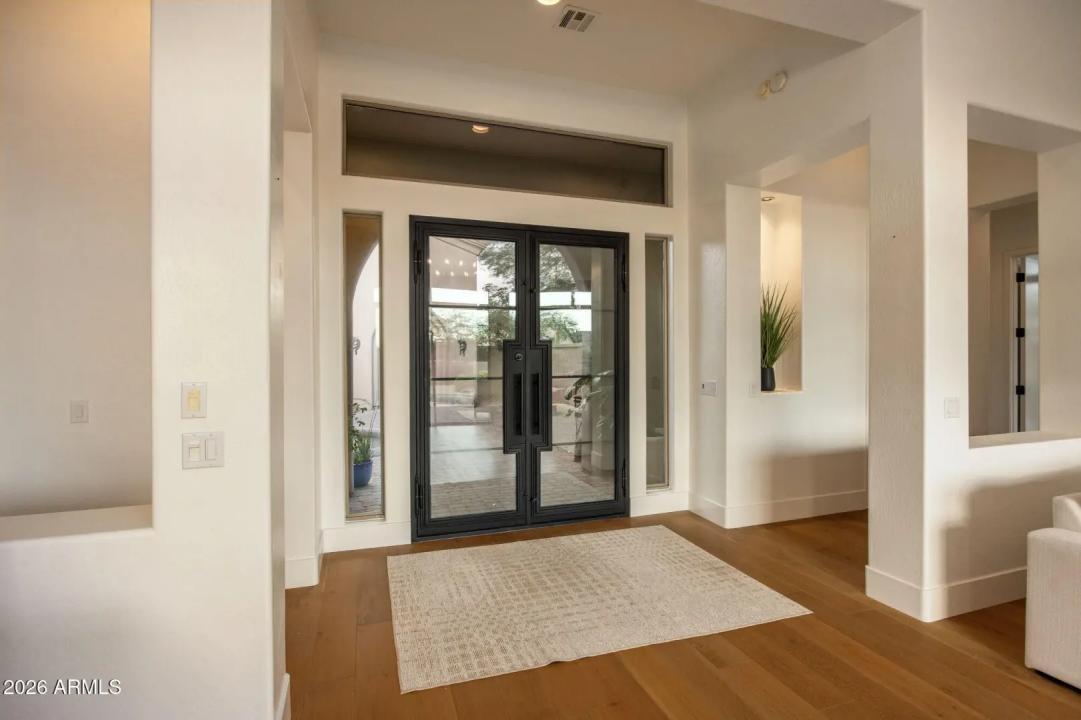 Real Estate Picture 10