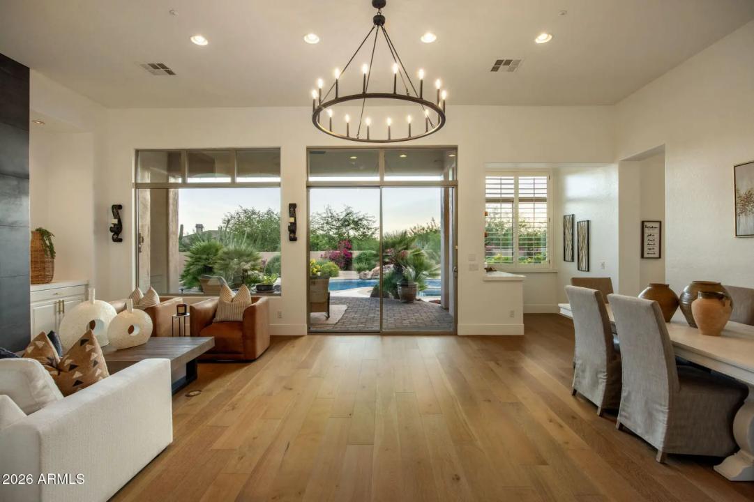 Real Estate Picture 11