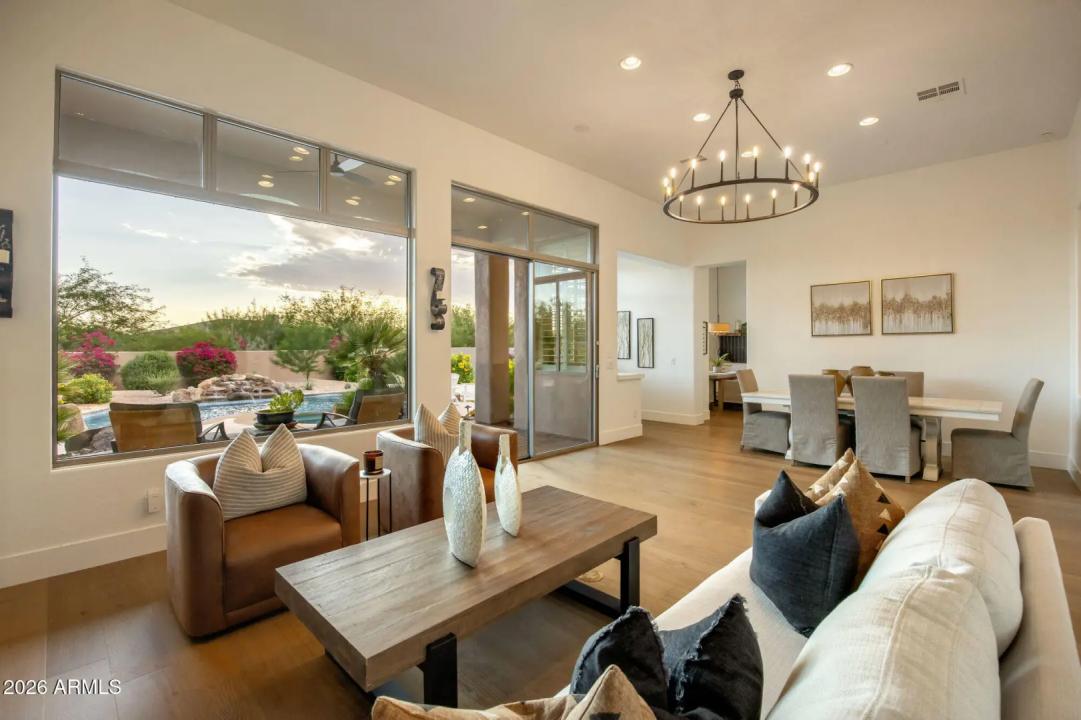 Real Estate Picture 14