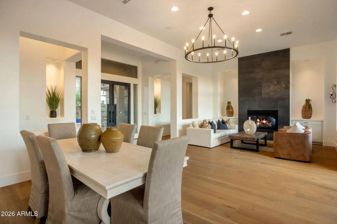 Real Estate Picture 12