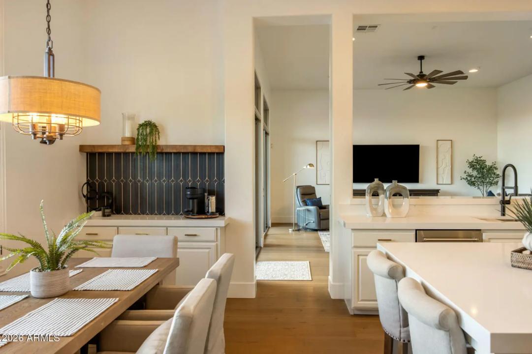 Real Estate Picture 15