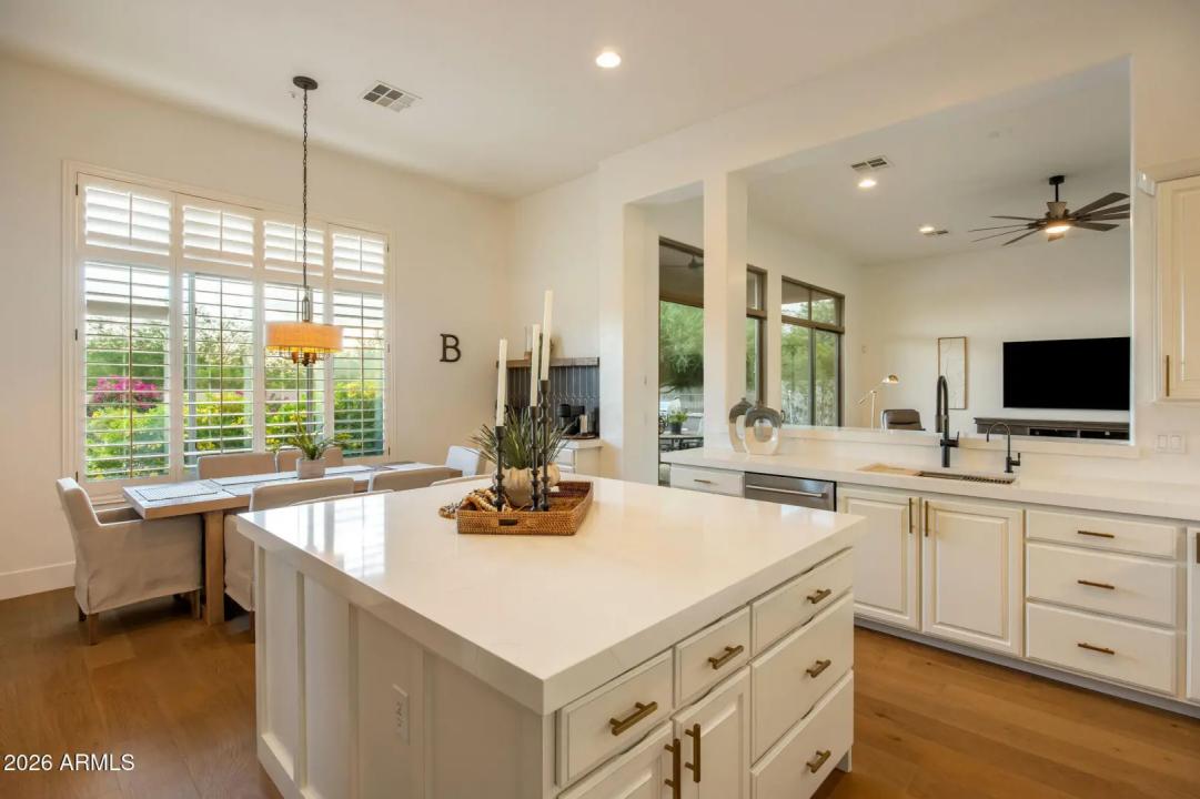 Real Estate Picture 17