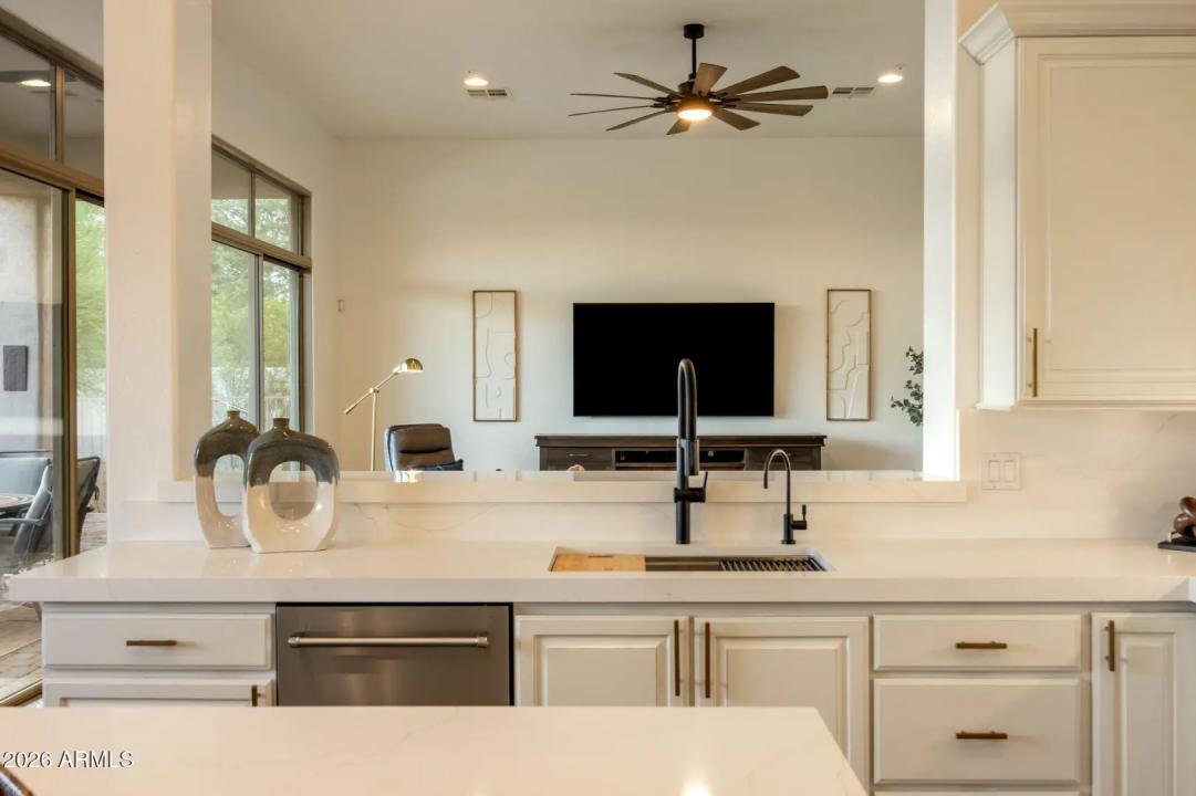 Real Estate Picture 18