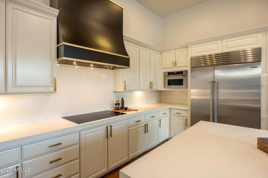 Real Estate Picture 16