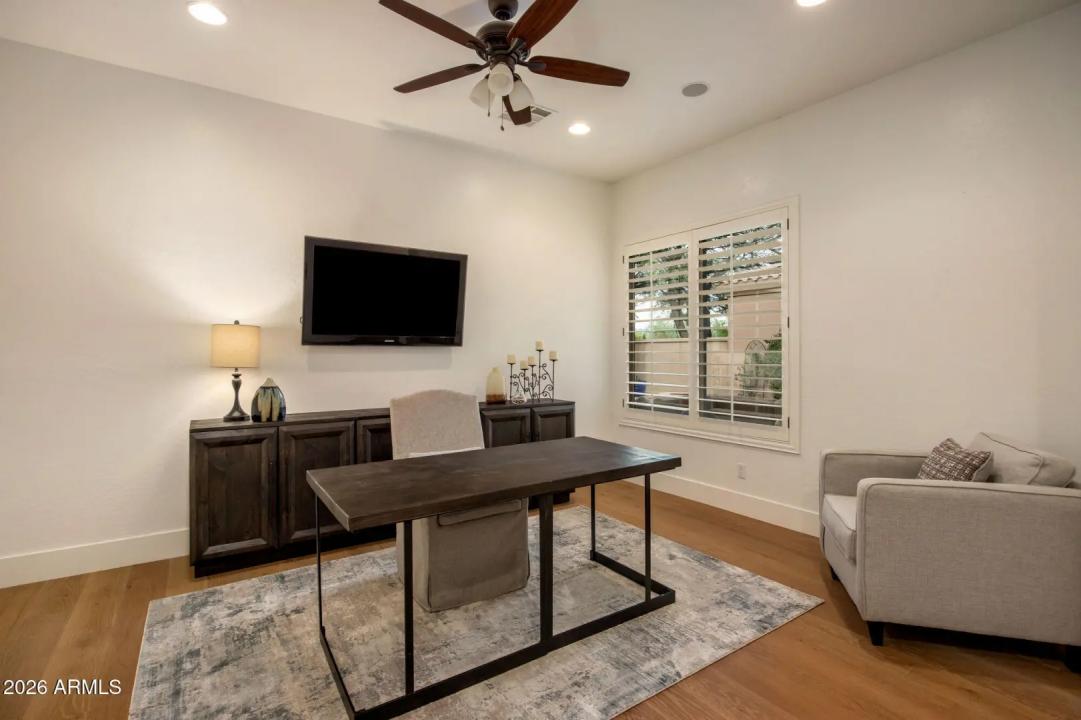 Real Estate Picture 23