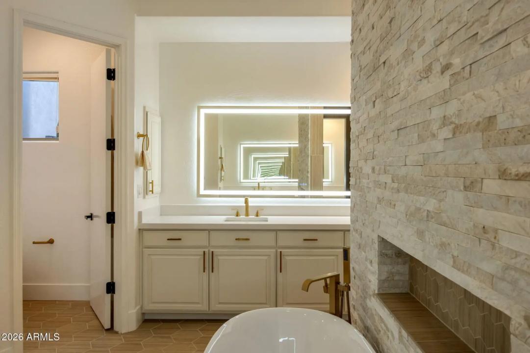 Real Estate Picture 33
