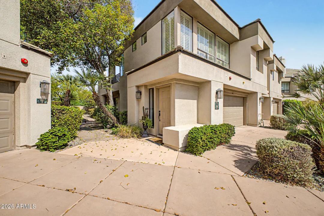 Real Estate Picture 3