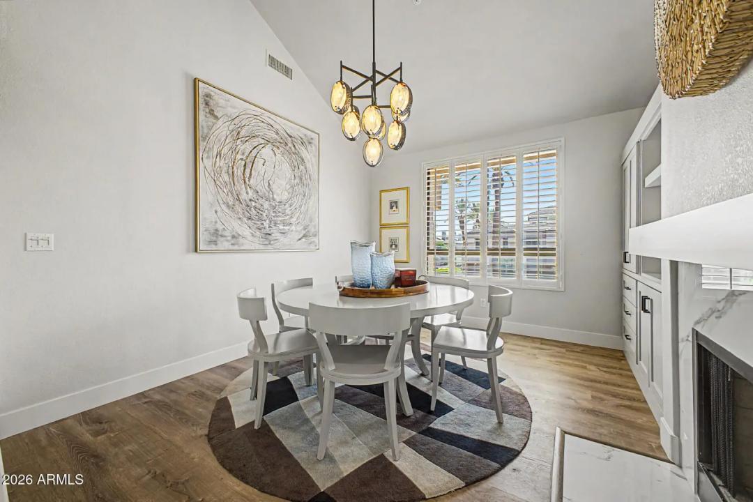 Real Estate Picture 8