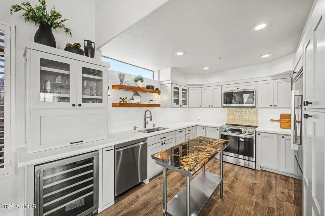 Real Estate Picture 13